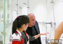 斯蒂凡諾·喬凡諾尼參觀佛山衛(wèi)浴企業(yè)