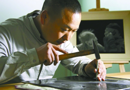 鹽城瓷刻藝術(shù)傳承人陳銀付：一根頭發(fā)敲擊幾百次才完成