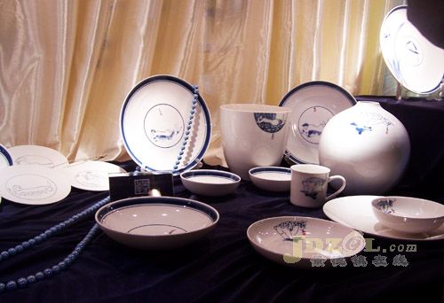 �c(di��n)��DƬ�����´��ڴ��_: