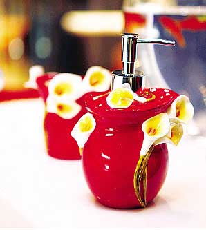 精致小巧配件 增添浴室風情