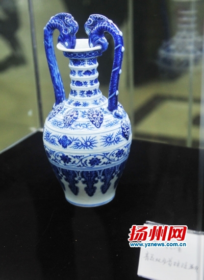 青花雙龍首弦紋瓶 青花雙龍首弦紋瓶