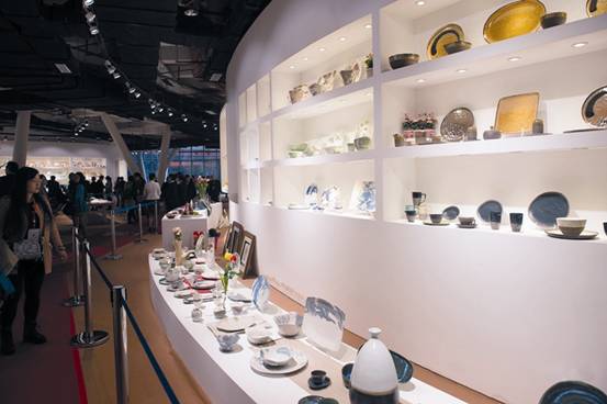 �Ї�(gu��)�մ�ˇ�g(sh��)չ���׌ú��ϣ����꣩�մɲ��[��(hu��)�����������մ�ˇ�g(sh��)���e��