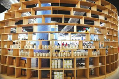 點擊查看大圖 匯聚陶瓷的世界走向世界的陶瓷