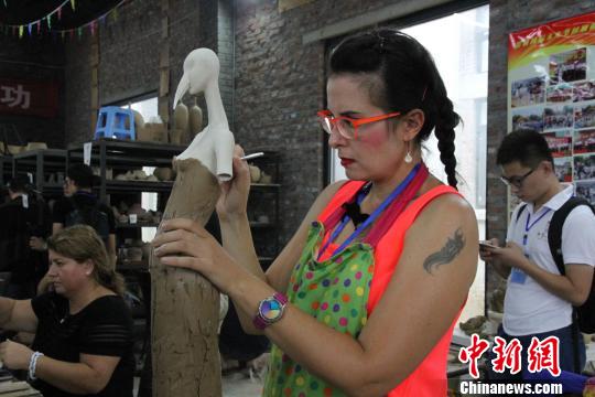 һλˇҬF(xin)(chng)ˇg(sh)Ʒ z